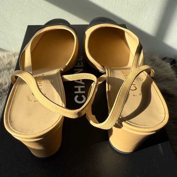 BNIB Chanel Cap Toe CC Slingback Pumps 41.5 Beige/Black - Picture 6 of 10